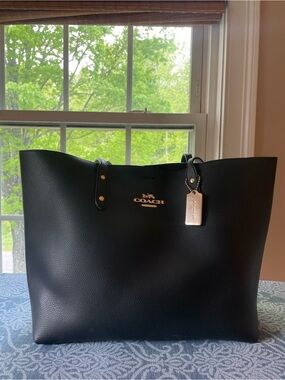 Coach Black Pebbled Leather Tote with Gold Hardware and Hang Tag